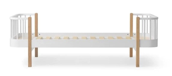 Oliver Furniture Wood Original Bed White/oak in een tijdloze Scandinavische kinderkamer met FSC-hout