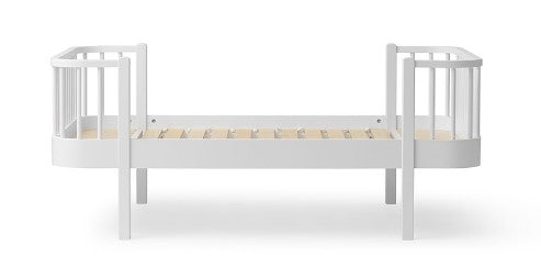 Oliver Furniture Wood Original Junior Bed White in een Wood-collectie kinderkamer met tijdloos Scandinavisch design
