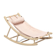 Oliver Furniture Wood Toddler Rocker Oak/rose in een serene babykamer met natuurlijke materialen en zacht licht