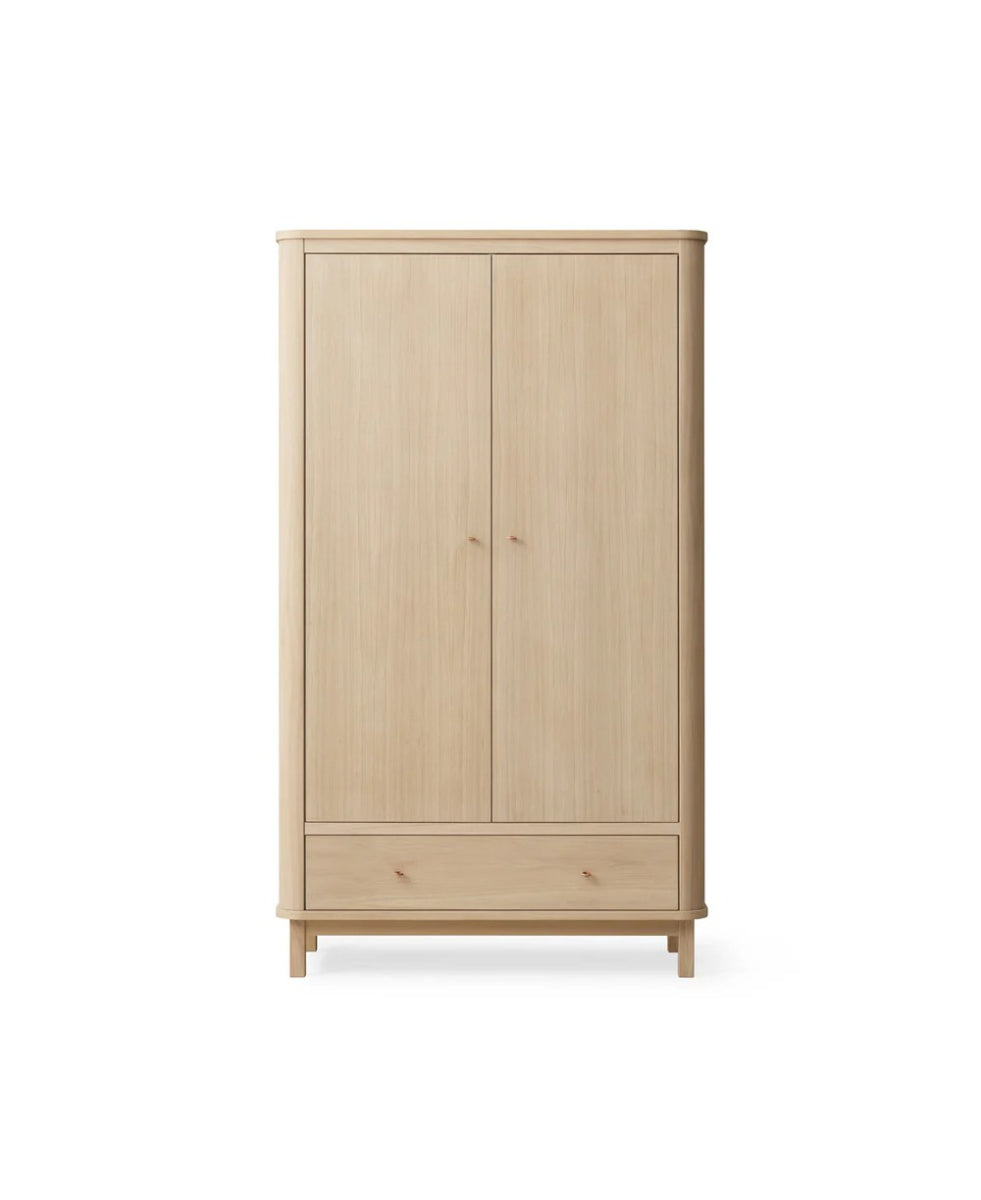 Oliver Furniture Wood Wardrobe 2 Doors Oak in een tijdloze kinderkamer met Wood-collectie esthetiek